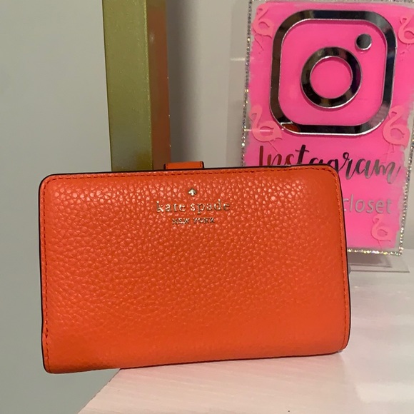 kate spade Handbags - ⭐️KATE SPADE ORANGE WALLET